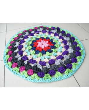 Tapis multicolore rond et ajouré Tapis au crochet