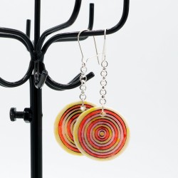 Fancy earrings with yellow and red circle design