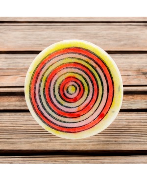 Bague fantaisie avec des cercles jaune, rose et rouge Bagues gourmandes et en pâte polymère