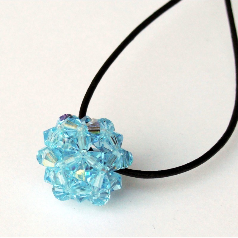 Pendentif boule et bleu en perles de cristal