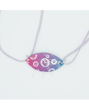 Collier violet horloges et antennes Colliers mi-longs