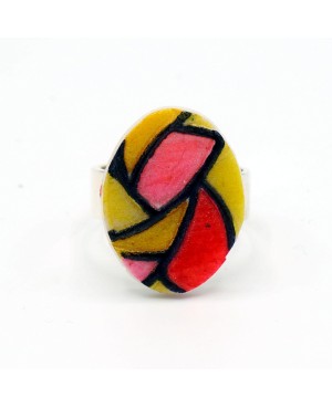 Bague fantaisie vitrail jaune, rouge et rose Bagues gourmandes et en pâte polymère