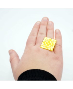 Bague fantaisie carré jaune imitation faïence Bagues gourmandes et en pâte polymère