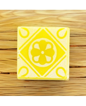 Bague fantaisie carré jaune imitation faïence Bagues gourmandes et en pâte polymère