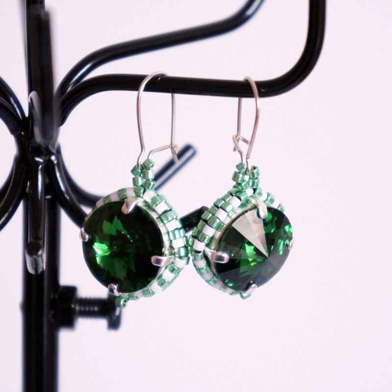 Boucles d'oreilles vertes rondes en perles de cristal et délicas