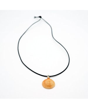 Collier avec un pendentif coquillage escargot Colliers mi-longs