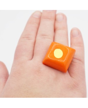 Bague carrée orange avec un centre jaune Bagues gourmandes et en pâte polymère