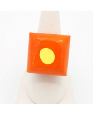 Bague carrée orange avec un centre jaune Bagues gourmandes et en pâte polymère