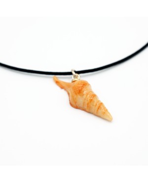 Necklace with a cone-shaped seashell pendant Mid-length necklaces