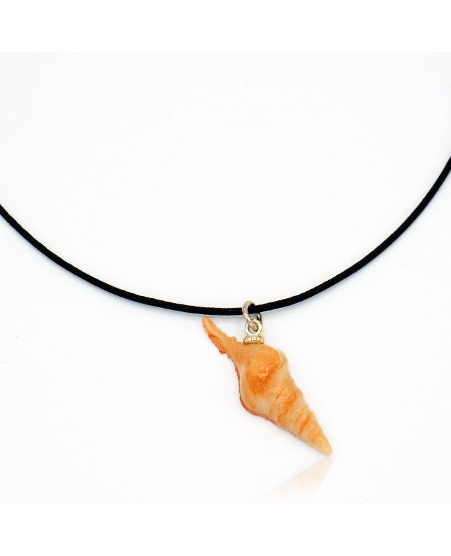 Necklace with a cone-shaped seashell pendant Mid-length necklaces