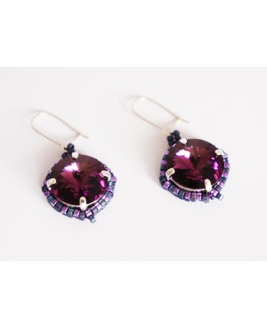 Boucles d'oreilles violettes avec cabochon et perles tissées Boucles d'oreilles
