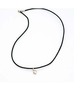 Pearly bead pendant on leather cord – Silver-toned metal choker necklace for women