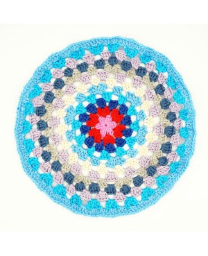 Napperon rond en crochet fait main multicolore – Décoration de table artisanale chic