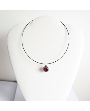 Pendentif en microbilles violettes et roses Pendentifs sur support métallique