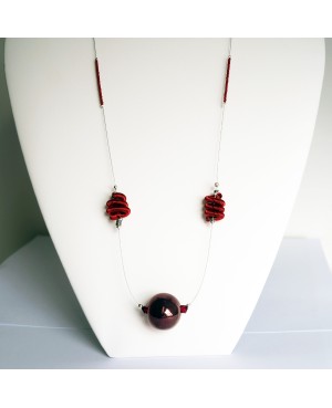 Collier mi-long rouge Mid-length necklaces
