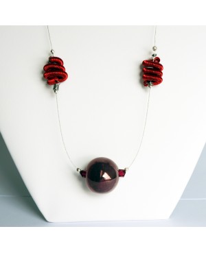 Collier mi-long rouge Mid-length necklaces