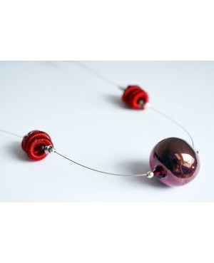 Collier mi-long rouge Mid-length necklaces