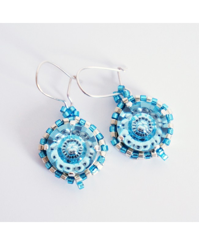 Boucles d'oreilles fantaisies bleues et argentées