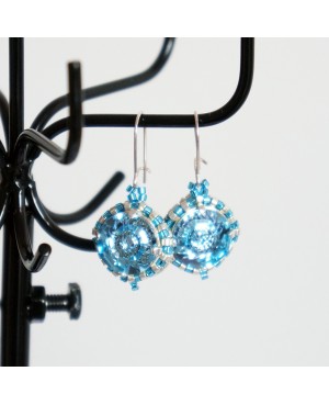Boucles d'oreilles fantaisies bleues et argentées Boucles d'oreilles