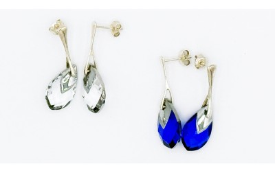 Les nouvelles boucles d'oreilles en cristal et argent. 